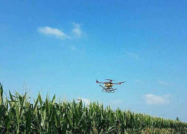 「植保無人機」無人機噴施葉面肥注意插圖2 使用植保無人機給葉面噴施肥液