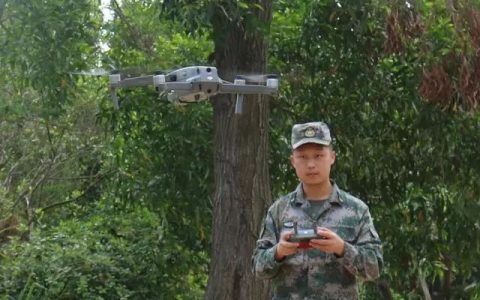 無人機(jī)保障手榴彈實(shí)投訓(xùn)練