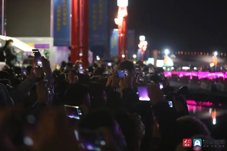 2020青島創(chuàng)新節(jié)無人機(jī)燈光秀插圖8 020青島創(chuàng)新節(jié)無人機(jī)燈光秀"