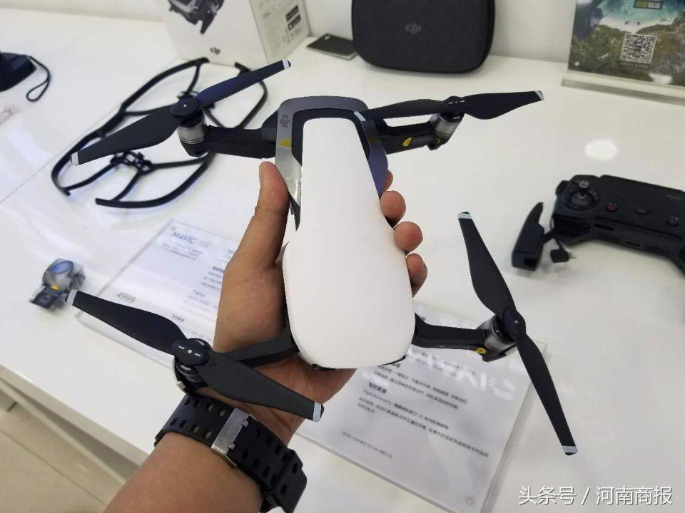 出租大疆無人機有什么利潤嗎(出租無人機一個月能賺上萬元)插圖1 80后小伙兒鄭州做這種生意 出租無人機一個月能賺上萬元