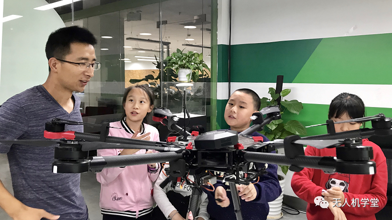 2022年深圳無(wú)人機(jī)冬令營(yíng)(人工智能與無(wú)人機(jī)編程)插圖8 圖片