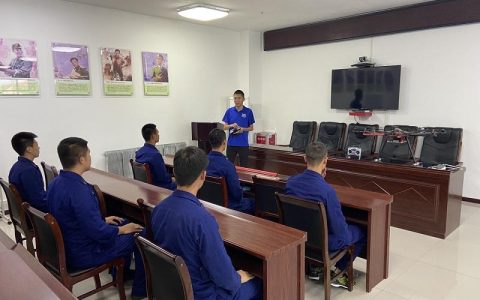 四平支隊(duì)開(kāi)展無(wú)人機(jī)飛手駕駛安全培訓(xùn)